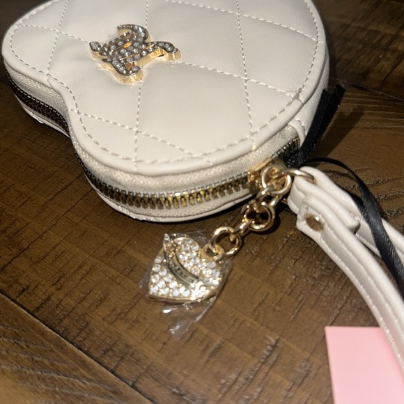 Angel Heart Juicy Couture Wristlet ✨✨✨ - Picture 2 of 3